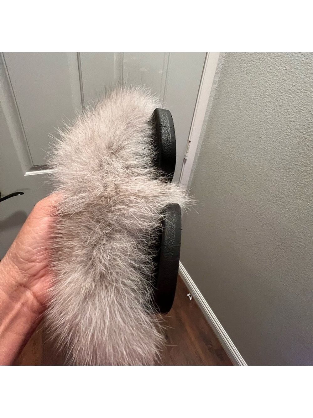 PATRICIA GREEN black slides with fur.. Size 6 - Picture 4 of 6